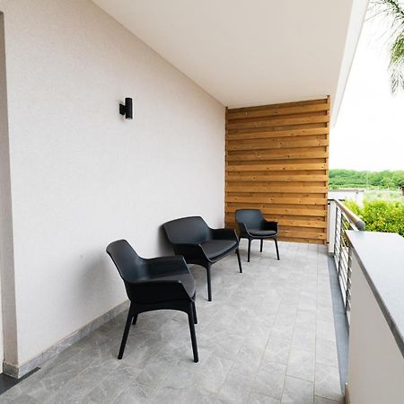 Dimora Delle Rose Agriresort Brusciano ภายนอก รูปภาพ